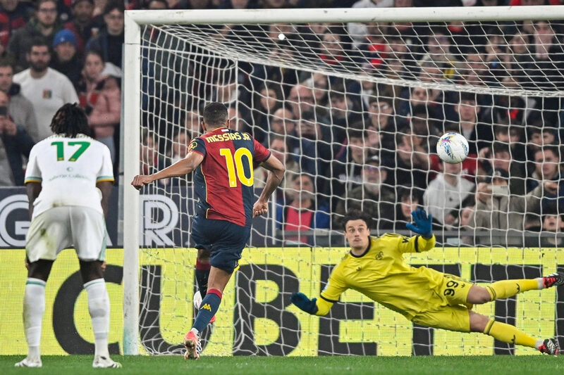 Messias bùng nổ ở trận đấu Genoa vs AS Roma